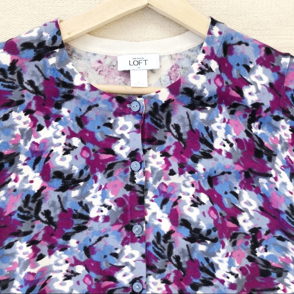 Ann Taylor Short Sleeve Sweater Floral Purple Sz M - Picture 2 of 7